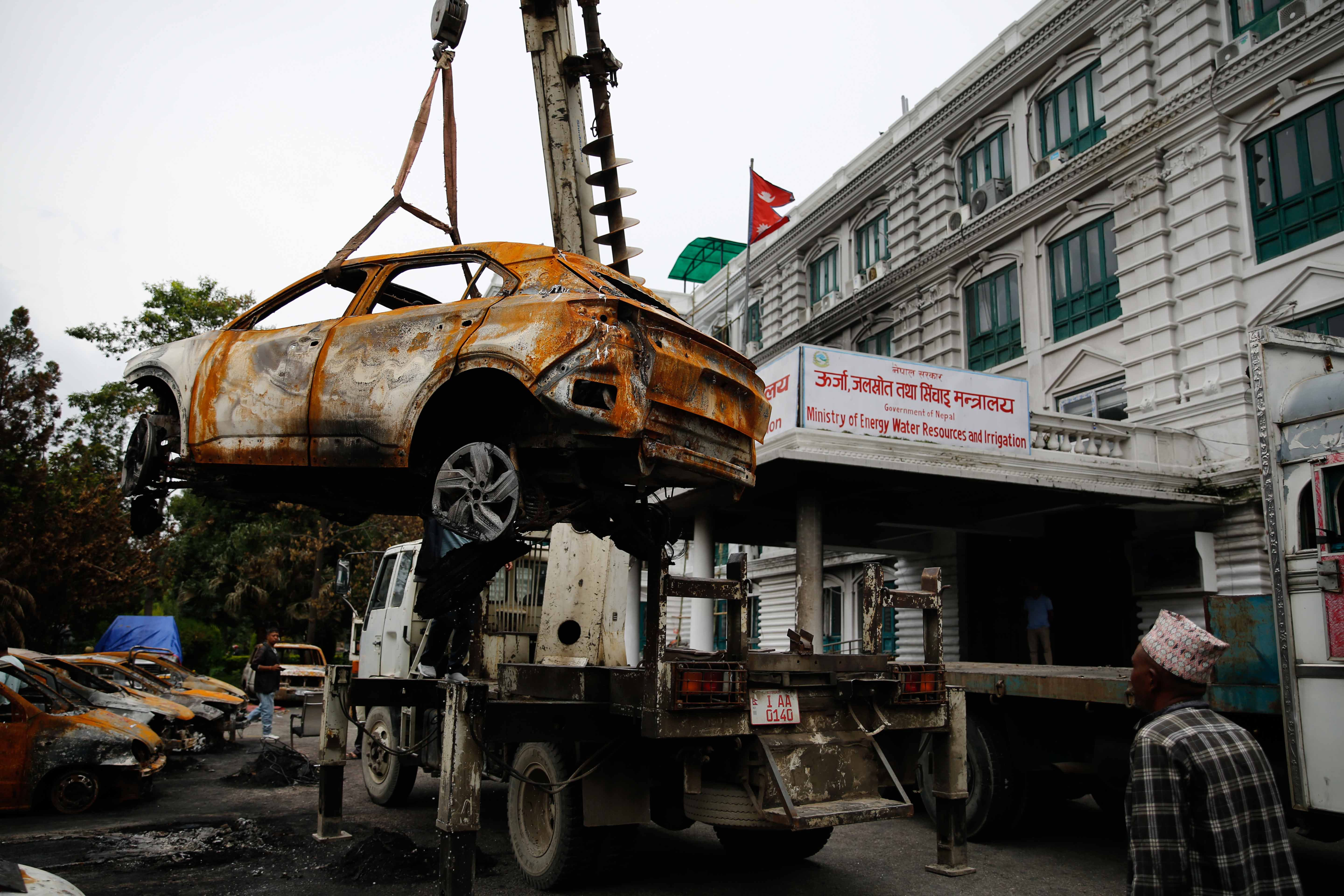 Damaged-vehicle-removing_-688-1758269120.jpg