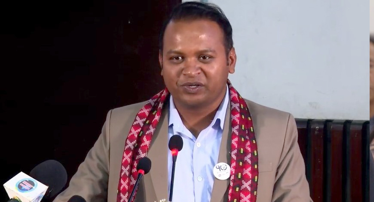 श्रममन्त्री दीपक साह पदमुक्त