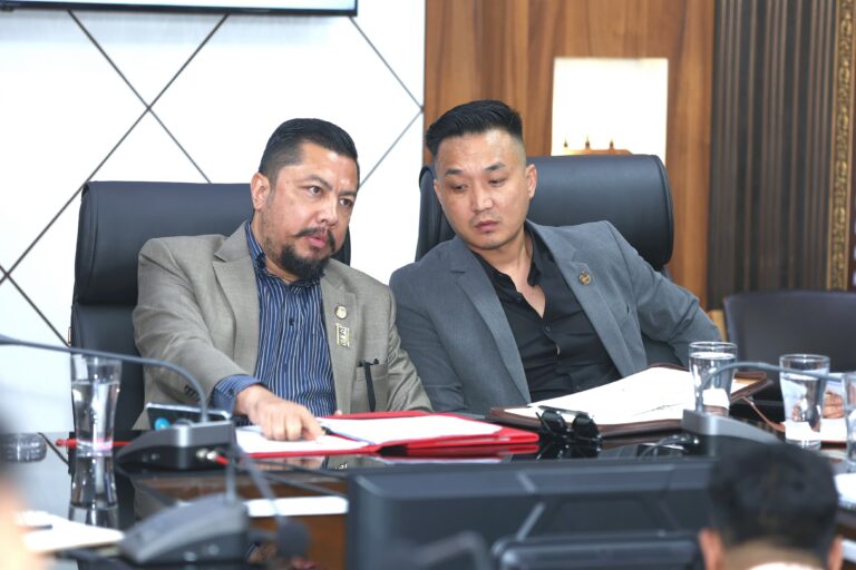 गोरखाका जलविद्युत् आयोजनाको समस्या समाधानका लागि गृहमन्त्रीले खोजे ऊर्जामन्त्रीको साथ