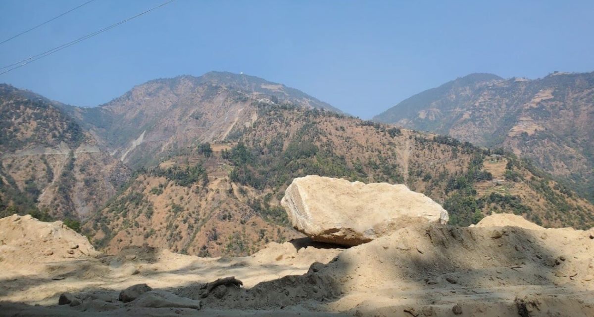 पहिरो खस्दा कान्तिलोकपथ पूर्ण रूपमा अवरुद्ध