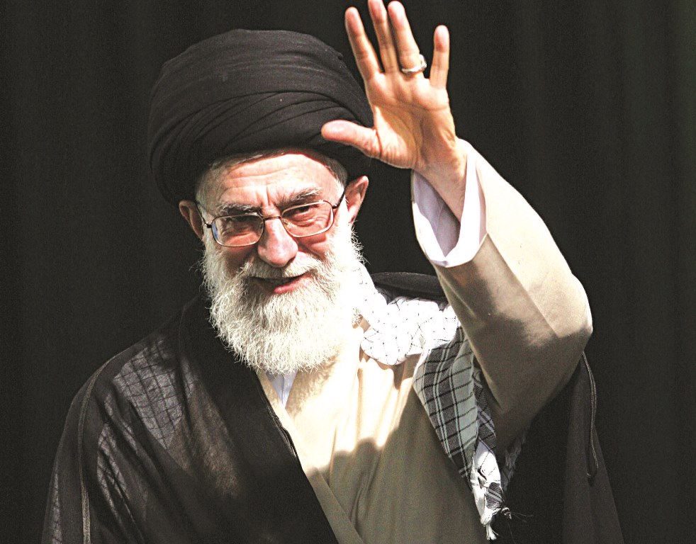 खामेनेईको उत्थान र पतन