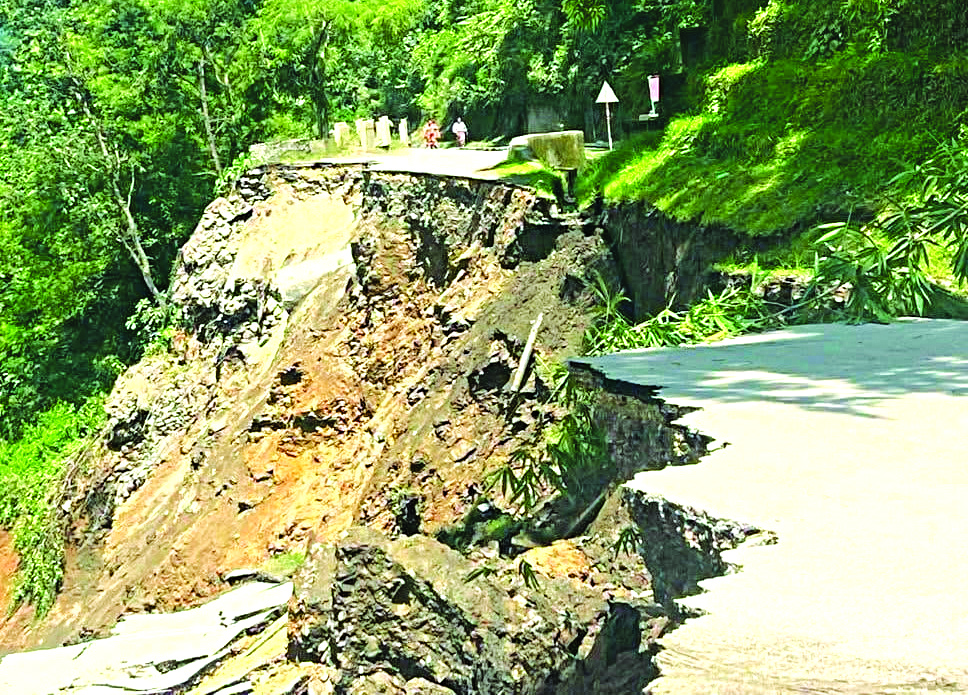 कृष्णभीरले टुटायो उपत्यकाको सडक सम्पर्क