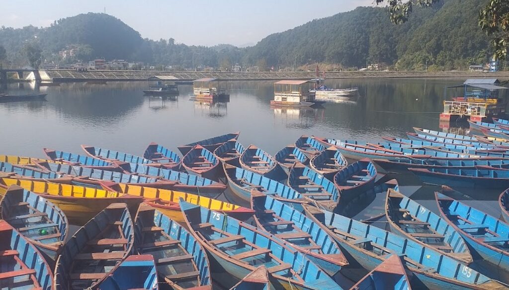 पर्यटक घट्दा बेगनासका डुंगा व्यवसायी संकटमा