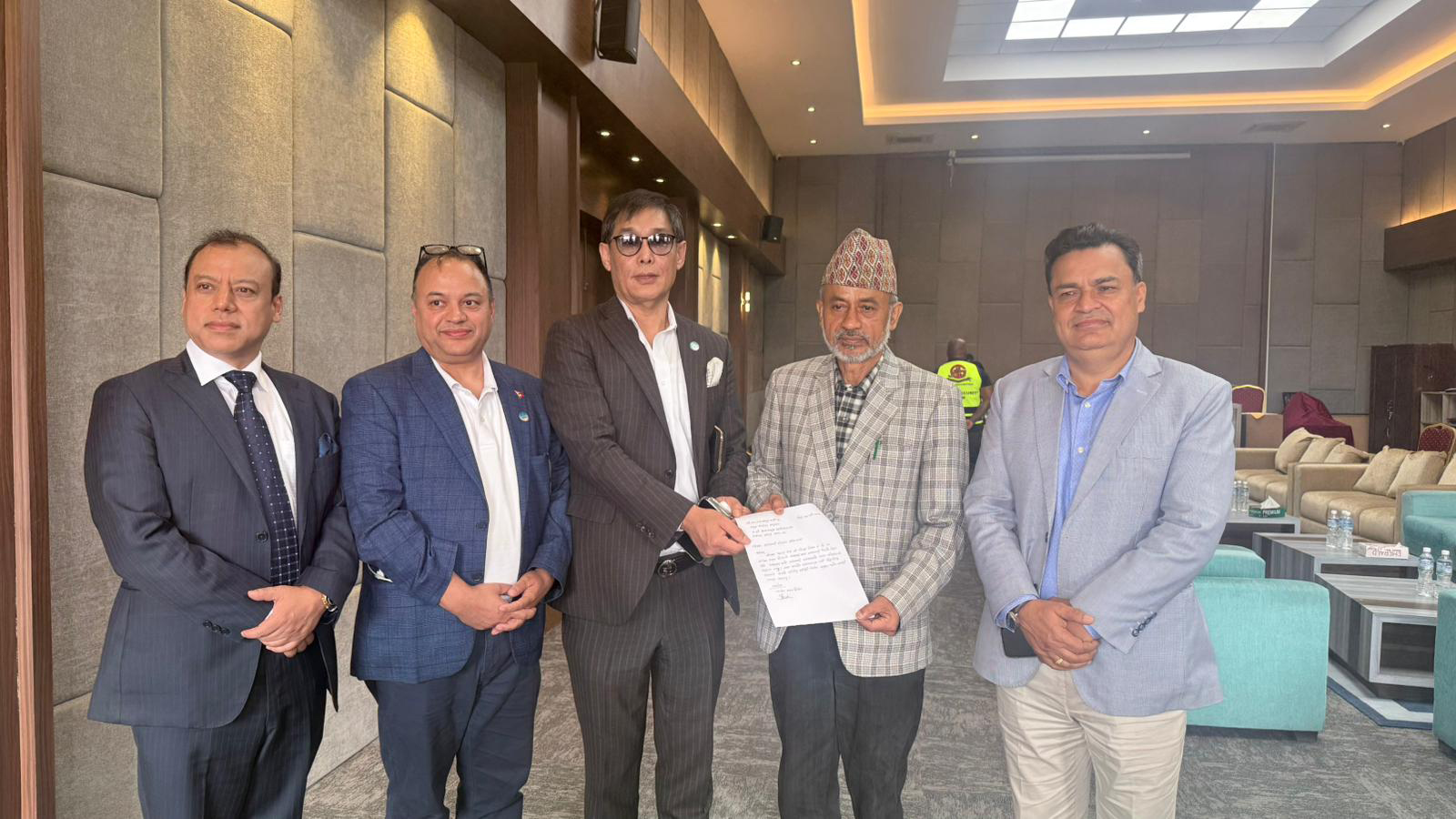 शेरचनद्वारा अध्यक्षको उम्मेदवारी फिर्ता, वरिष्ठ उपाध्यक्ष बनाउने सहमति