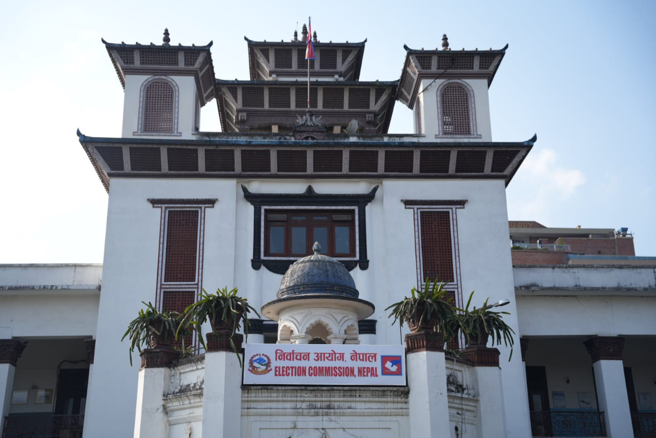 समानुपातिकतर्फ ८५ नाम फिर्ता
