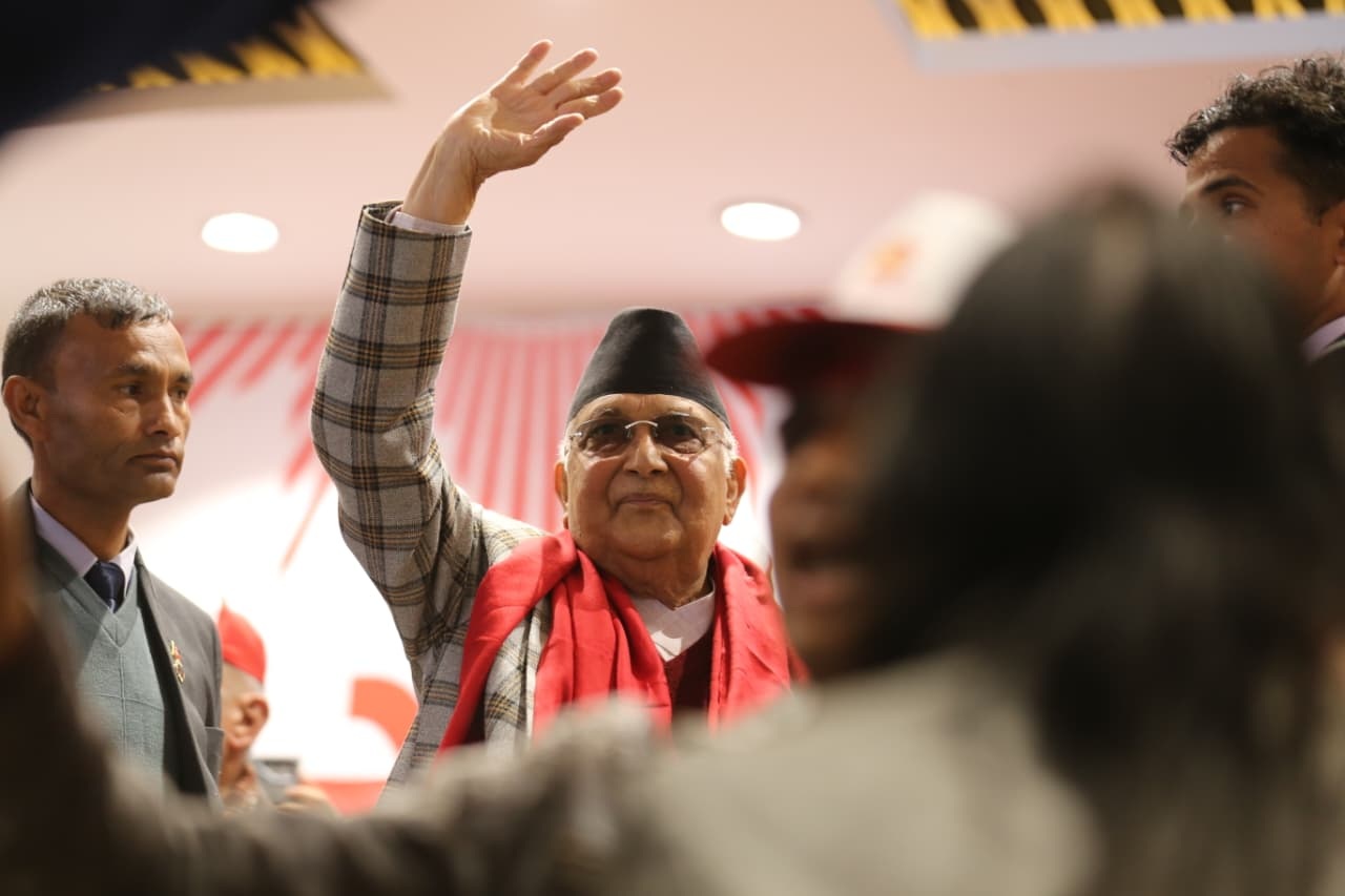 मुठभेडतर्फ एमाले