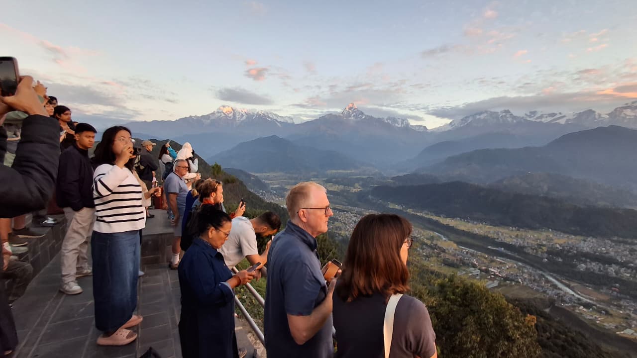 पोखरा भरिभराउ : लामो बिदाले बढायो आन्तरिक पर्यटन