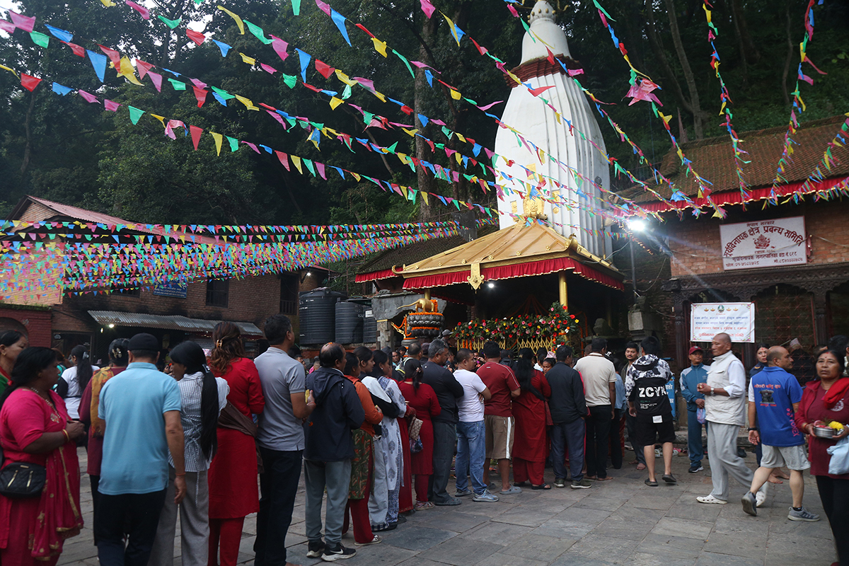 आज गणेश चतुर्थीः देशभरका गणेश मन्दिरमा दर्शनार्थीको घुइँचाे