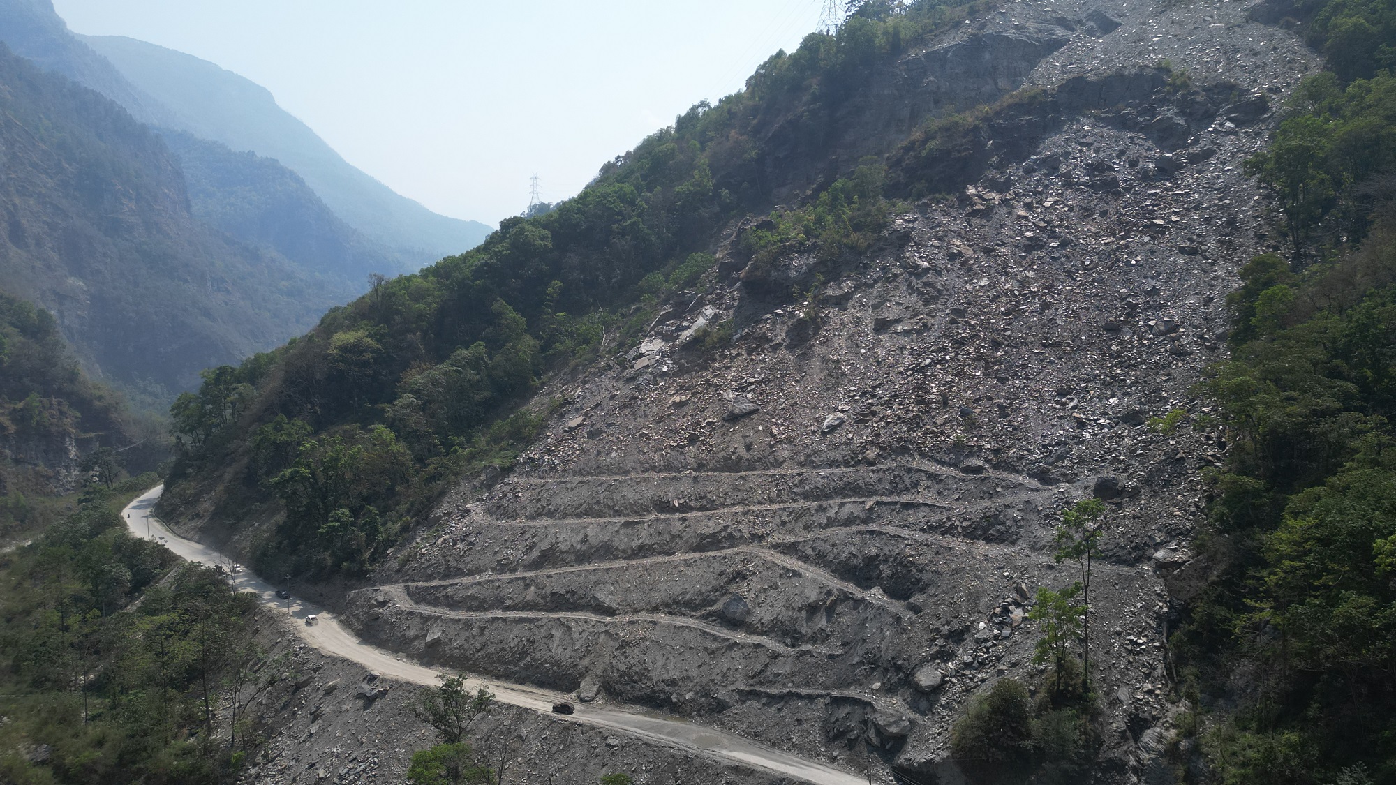 ‘बेन्चिङ’ विधिबाट पहिरो रोकथाम