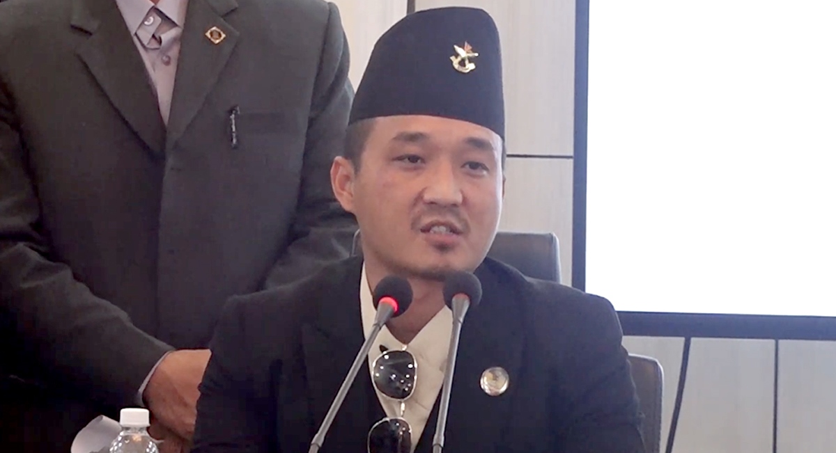 चौतर्फी आलोचनापछि गृहमन्त्री गुरुङद्वारा राजीनामाको घोषणा