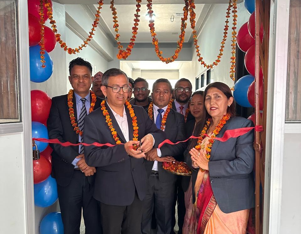 सन नेपाल लाइफको घोराही शाखा स्थानान्तरण