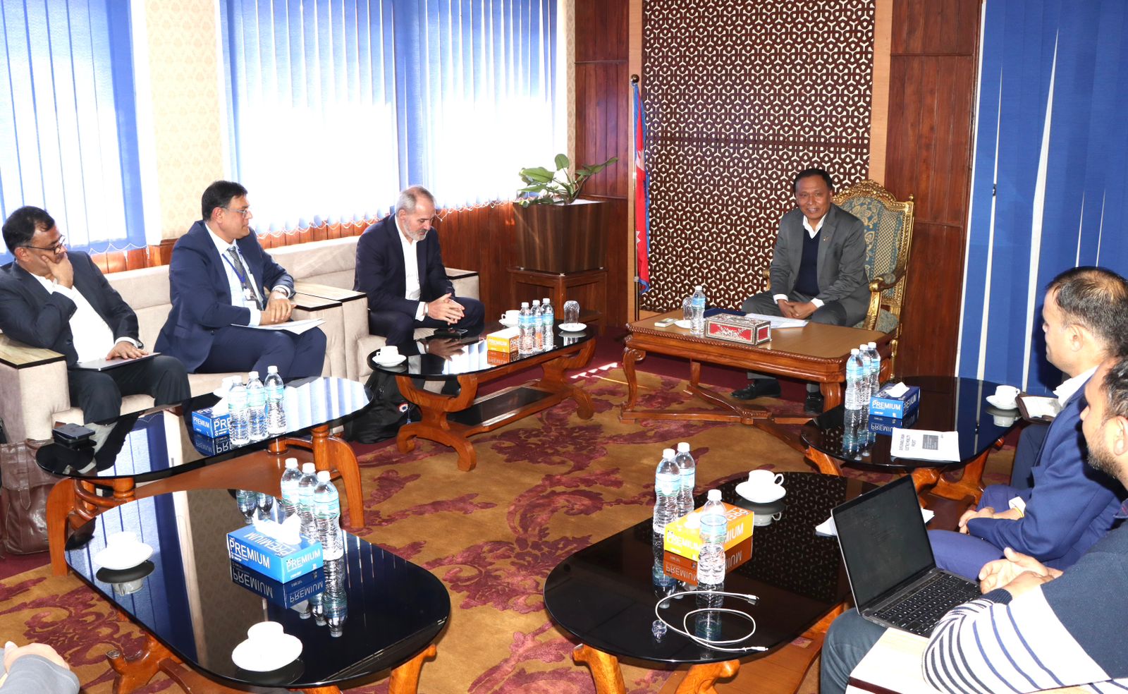 ट्रलीबस सञ्चालनका लागि सरकारले एडीबीसँग माग्यो सहयोग