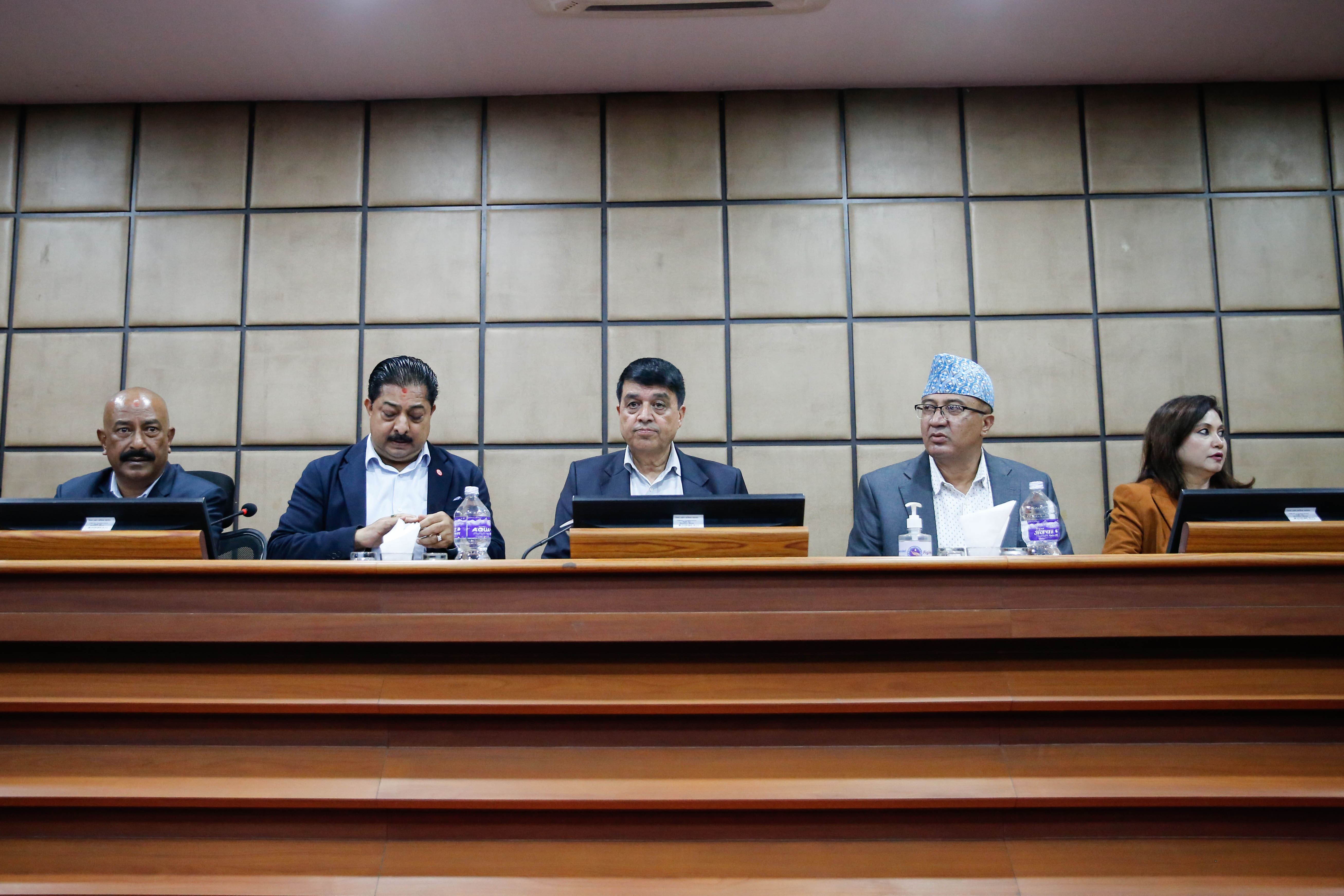 ट्रंक लाइन र डेडिकेटेड फिडर बक्यौता विवाद,  पहिलो किस्ता तिर्न सरकारले प्राधिकरणलाई दिने निर्देशनको पर्खाइमा उद्योगी