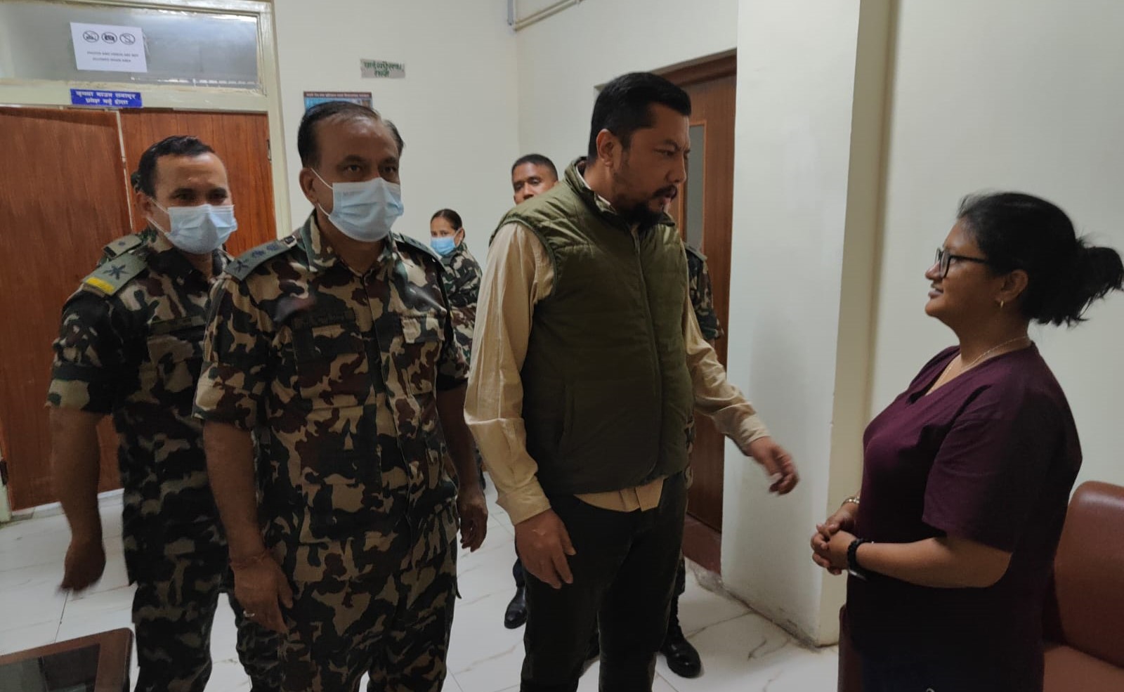 ऊर्जामन्त्रीले भेटे त्रिशुली थ्री ’ए को सुरूङमार्गबाट उद्वार गरिएका घाइते