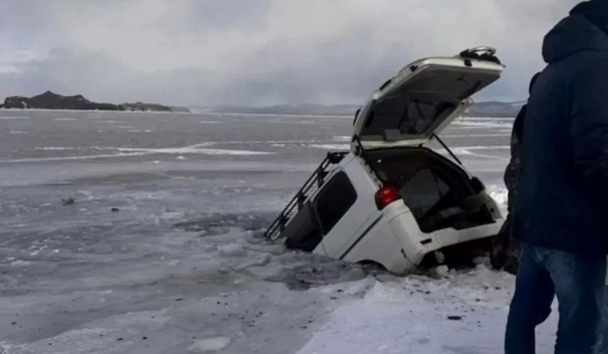 रुसको बैकाल तालमा बस डुब्दा सात चिनियाँ पर्यटकको मृत्यु
