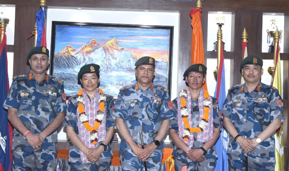 सशस्त्र प्रहरीका दुई महिला आरोहीको बढुवा