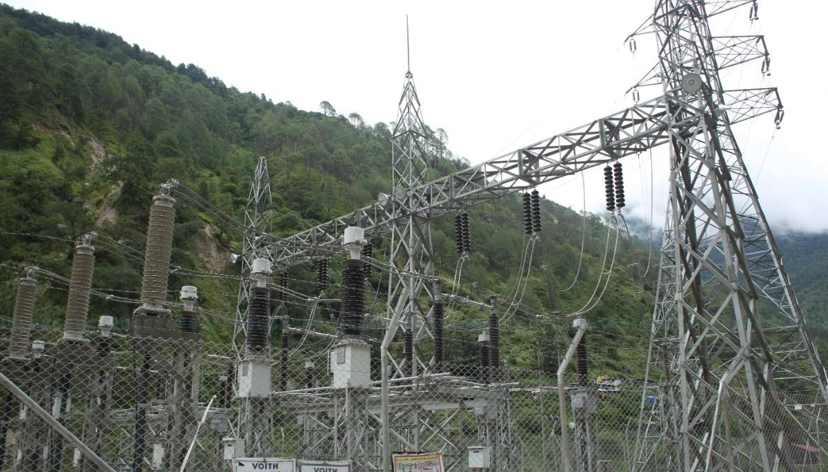 चट्याङबाट क्षति पुगेको रसुवाको विद्युत् सेवा पुनः सञ्चालन