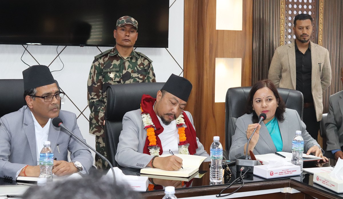 ऊर्जाबाट कोही पनि वञ्चित नहोस् : ऊर्जामन्त्री श्रेष्ठ