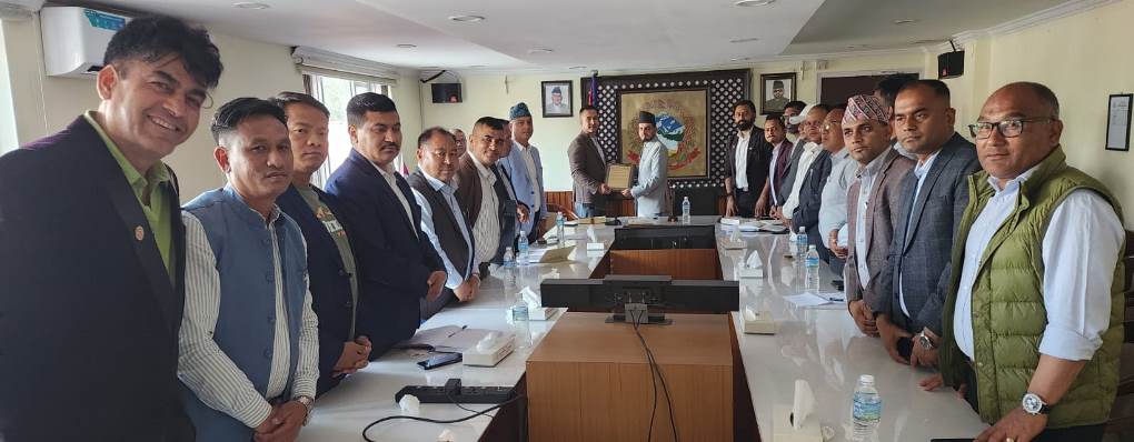 निर्माण उद्योगका समस्या समाधानमा मन्त्री लम्सालको प्रतिबद्धता