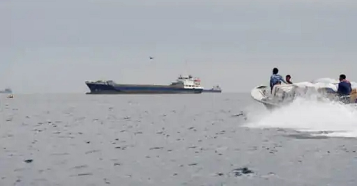 हर्मुज जलमार्ग खुलाको इरानी घोषणापछि पनि सैन्य जहाजलाई अझै निषेध