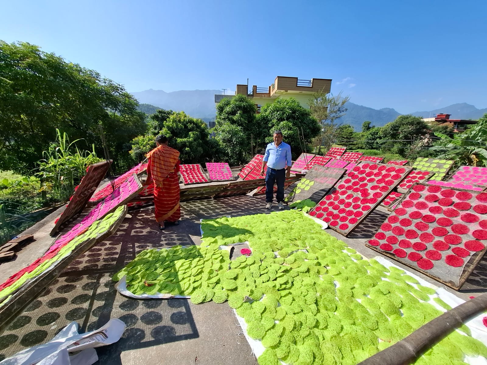 झिनियाँको माग बढ्दो, व्यवसायीलाई उत्पादन गर्न भ्याइनभ्याई