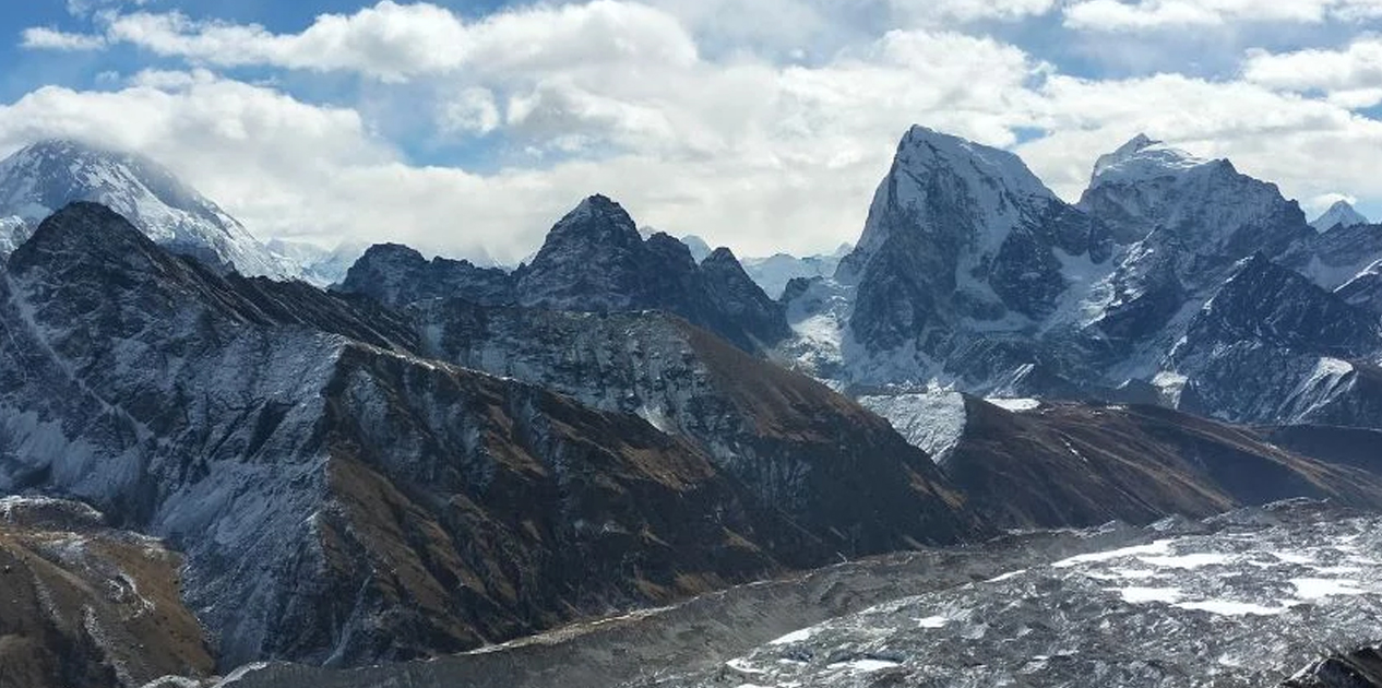 खुम्बु क्षेत्रमा हिमपात, सात विदेशी पर्यटकको उद्धार