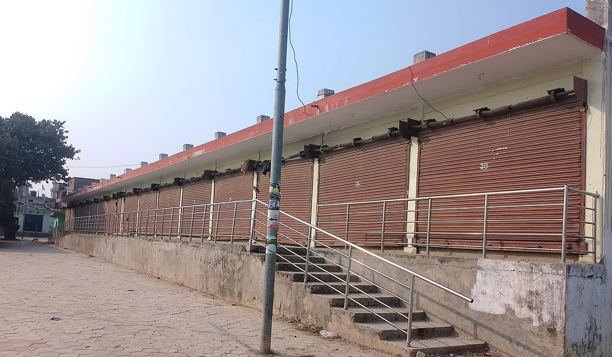 व्यापारिक कम्प्लेक्स प्रयोगविहीन