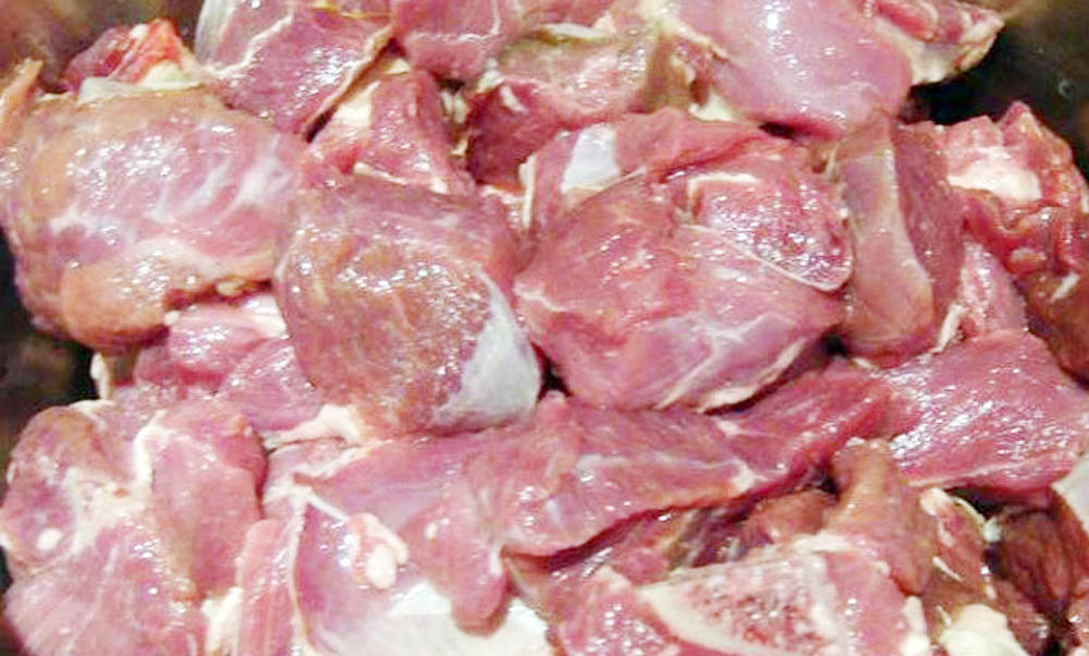 खसी भन्दै बाख्राको मासु बेच्नेलाई जरिवाना