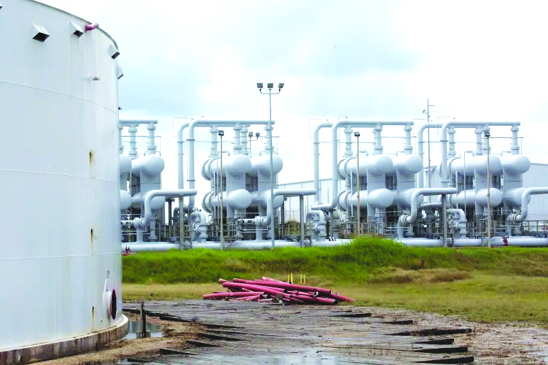 कुन देशसँग कति तेल सञ्चिति ?