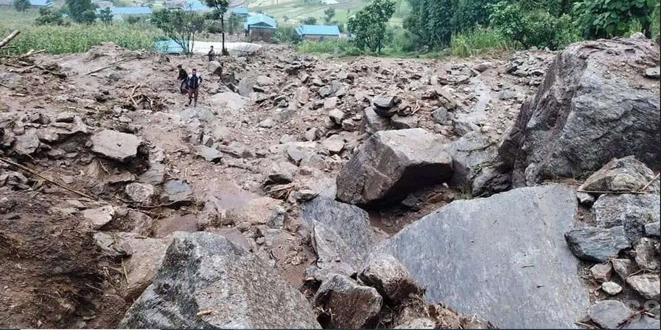 निर्माणाधीन खेलमैदान भत्कियो