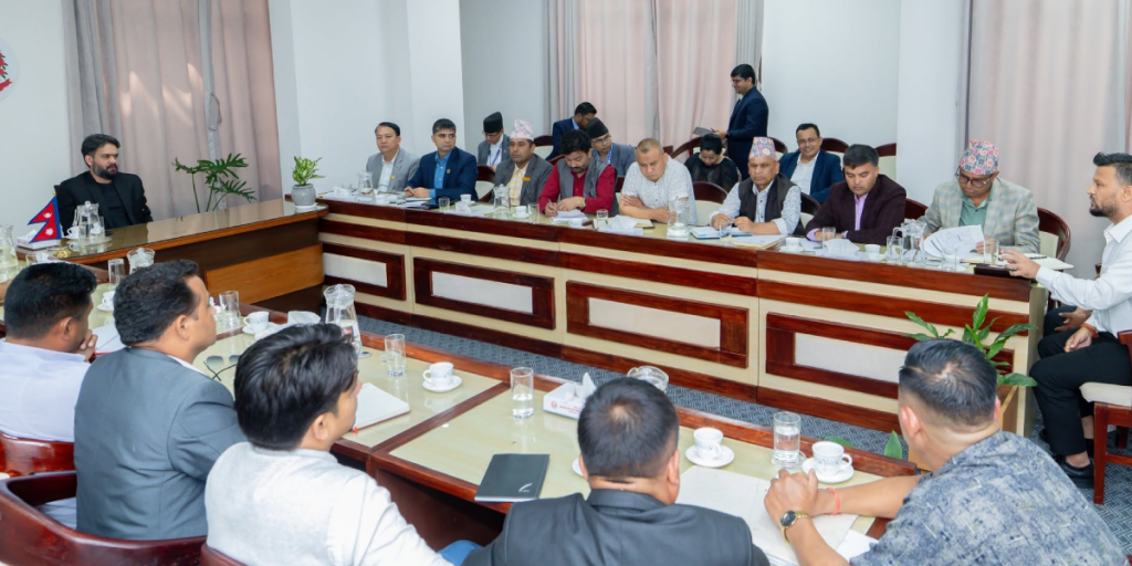 बाढीपछिको पुनःस्थापनामा स्रोतको कुनै कमी हुन नदिने प्रधानमन्त्रीको प्रतिबद्धता