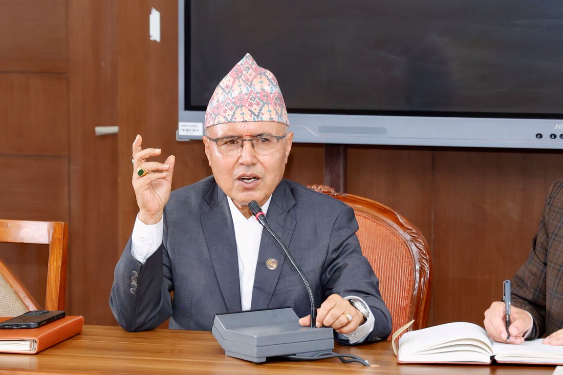 अर्थमन्त्रीका रुपमा खनालका ८२८ निर्णय