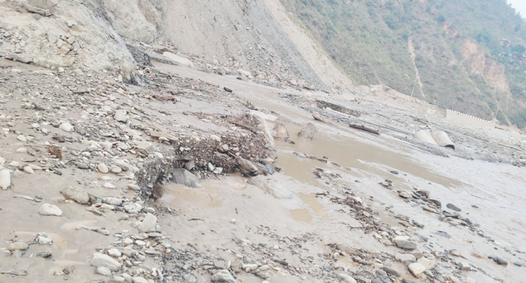 बाढी पहिरोबाट क्षतिग्रस्त सडक पुनर्निर्माण गर्न १२ अर्बभन्दा बढी खर्च हुने