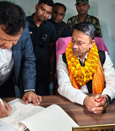 मधेशका नयाँ मुख्यमन्त्रीलाई निर्णयमा रोक, ७४ जना सांसदको रिट सर्वोच्चमा